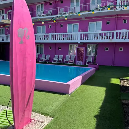 Casa Barbie Costinesti - Oferim Intrare Gratuita La Nibiru Si Este La Doar 3 Min Pe Jos 科斯蒂内什蒂