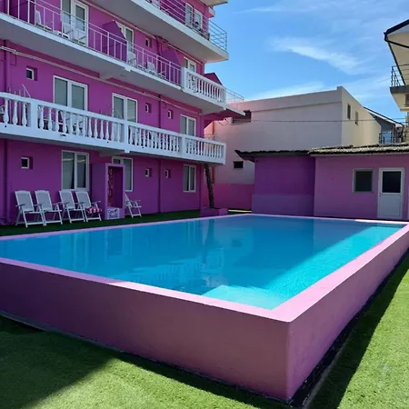 Casa Barbie Costinesti - Oferim Intrare Gratuita La Nibiru Si Este La Doar 3 Min Pe Jos * 科斯蒂内什蒂
