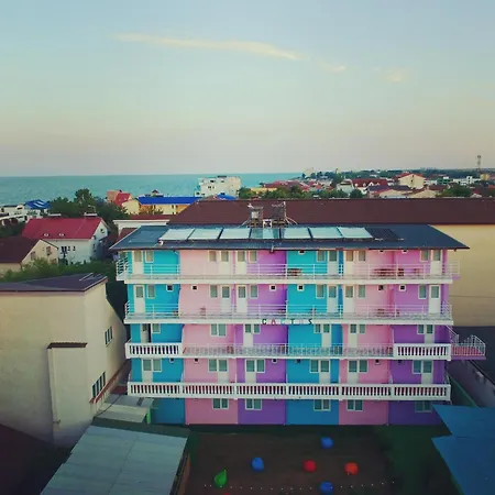 Casa Barbie Costinesti - Oferim Intrare Gratuita La Nibiru Si Este La Doar 3 Min Pe Jos * 科斯蒂内什蒂