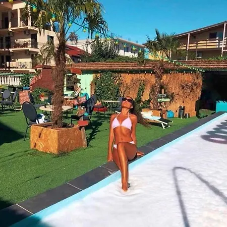 Casa Barbie Costinesti - Oferim Intrare Gratuita La Nibiru Si Este La Doar 3 Min Pe Jos